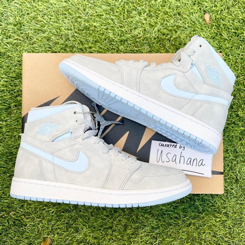 Women’s Nike Air Jordan 1 high top light grey shoes - Picture 2 of 4